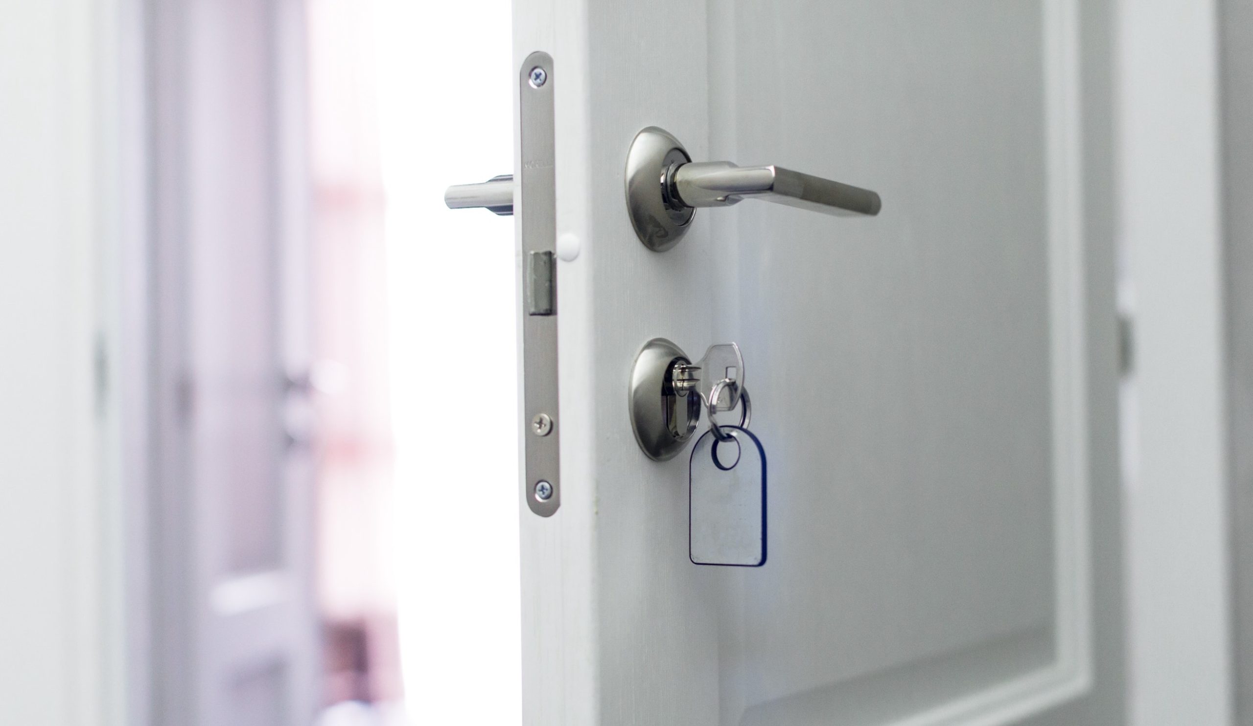 Come cambiare la serratura di una porta con cilindro europeo: guida pratica per professionisti